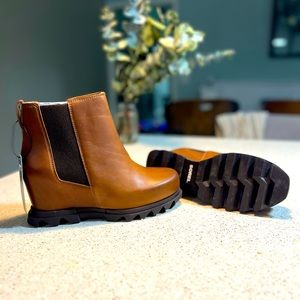 Sorel Chelsea leather waterproof boots
